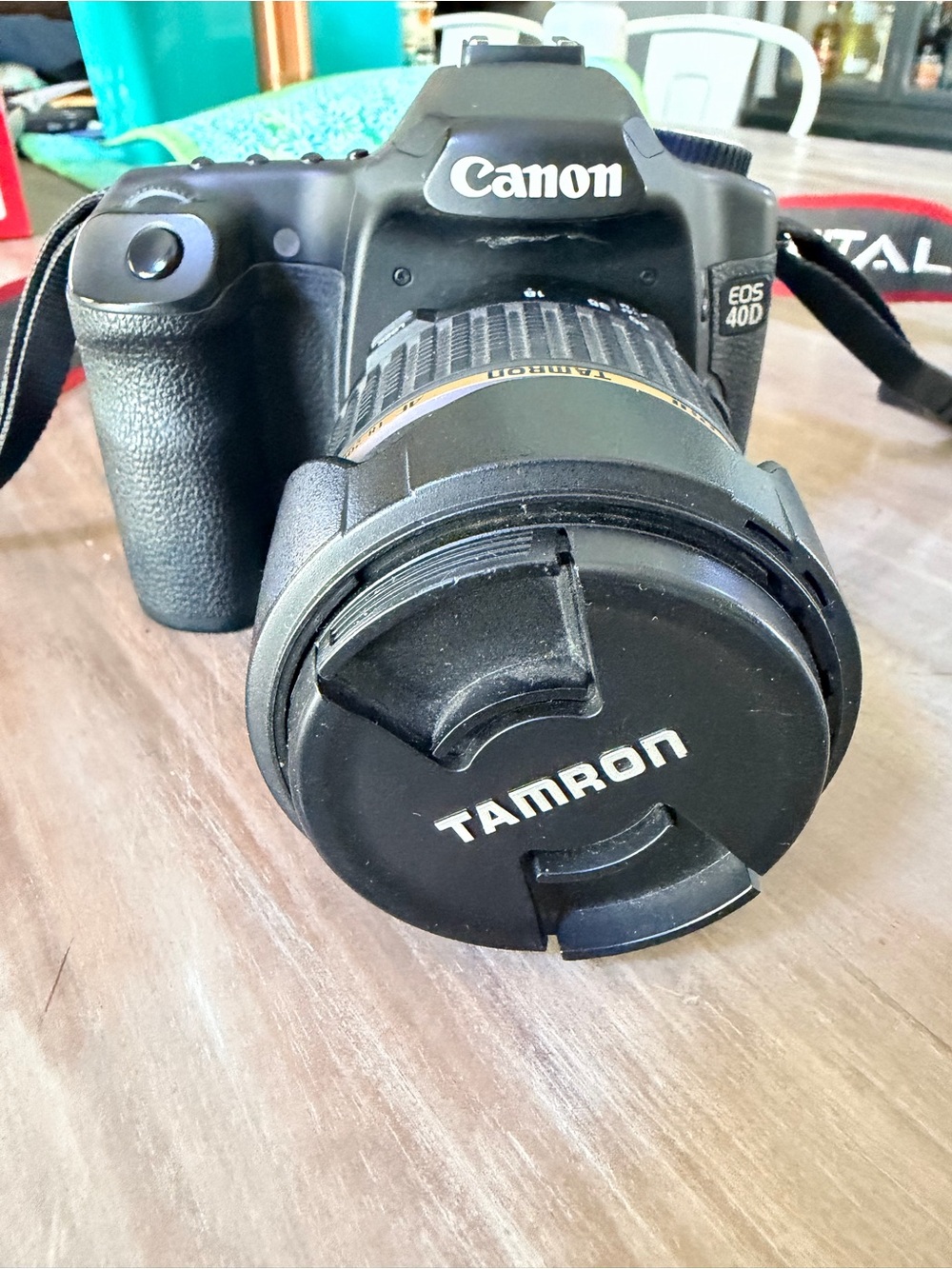 Canon EOS 40D DSLR with Tamron AF 18-200